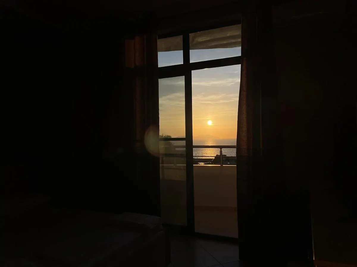 Vila3 Hotel Vlorë 3*,