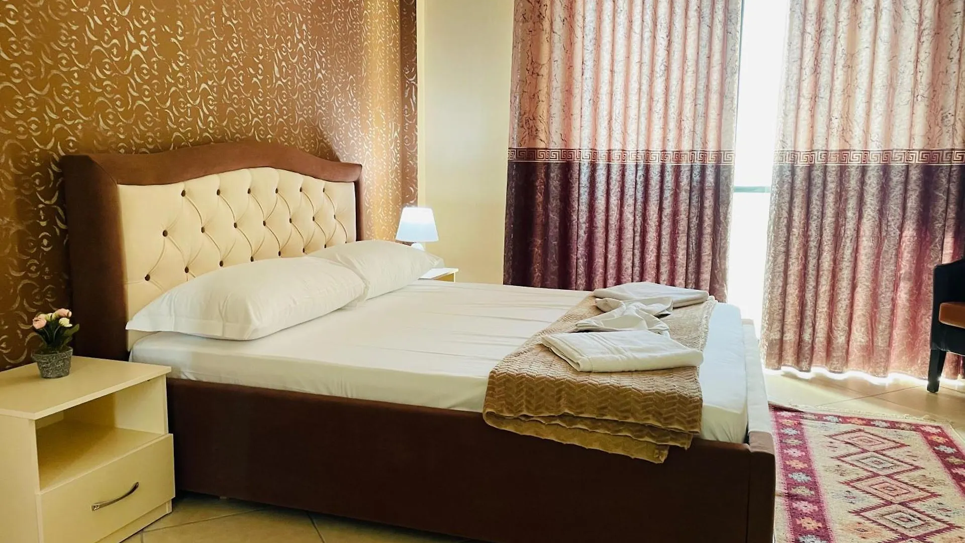 Vila3 Hotel Vlorë