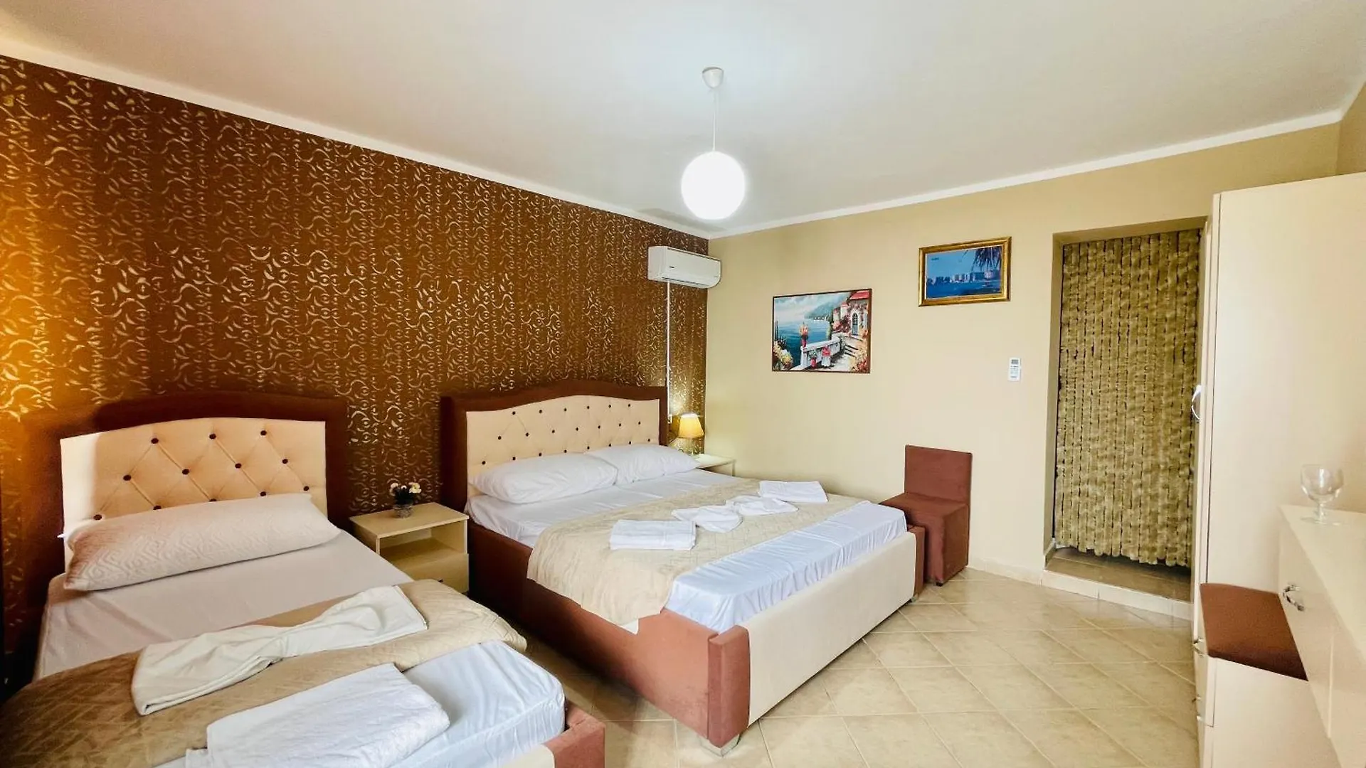 Vila3 Hotel Vlorë