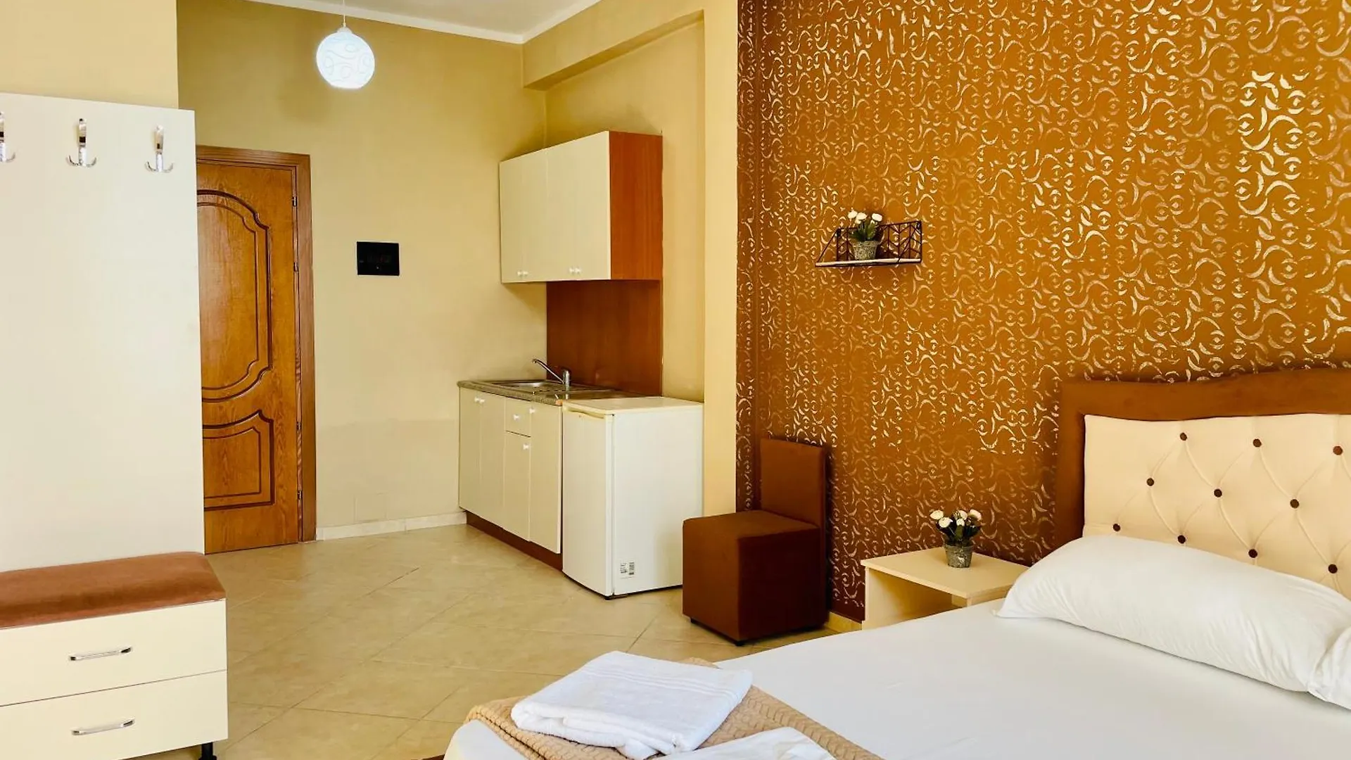 ***  Vila3 Hotel Vlorë 알바니아