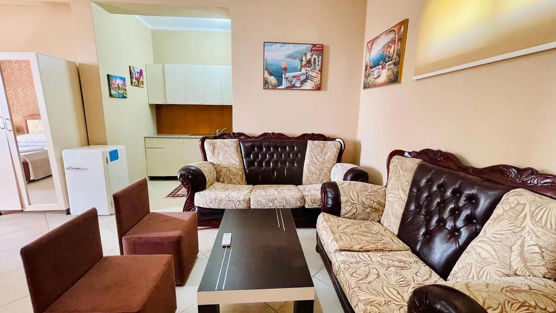 Vila3 Hotel Vlorë