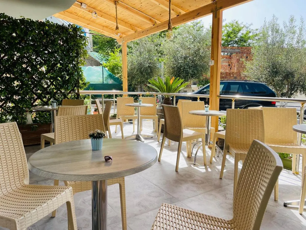 Vila3 Hotel Vlorë