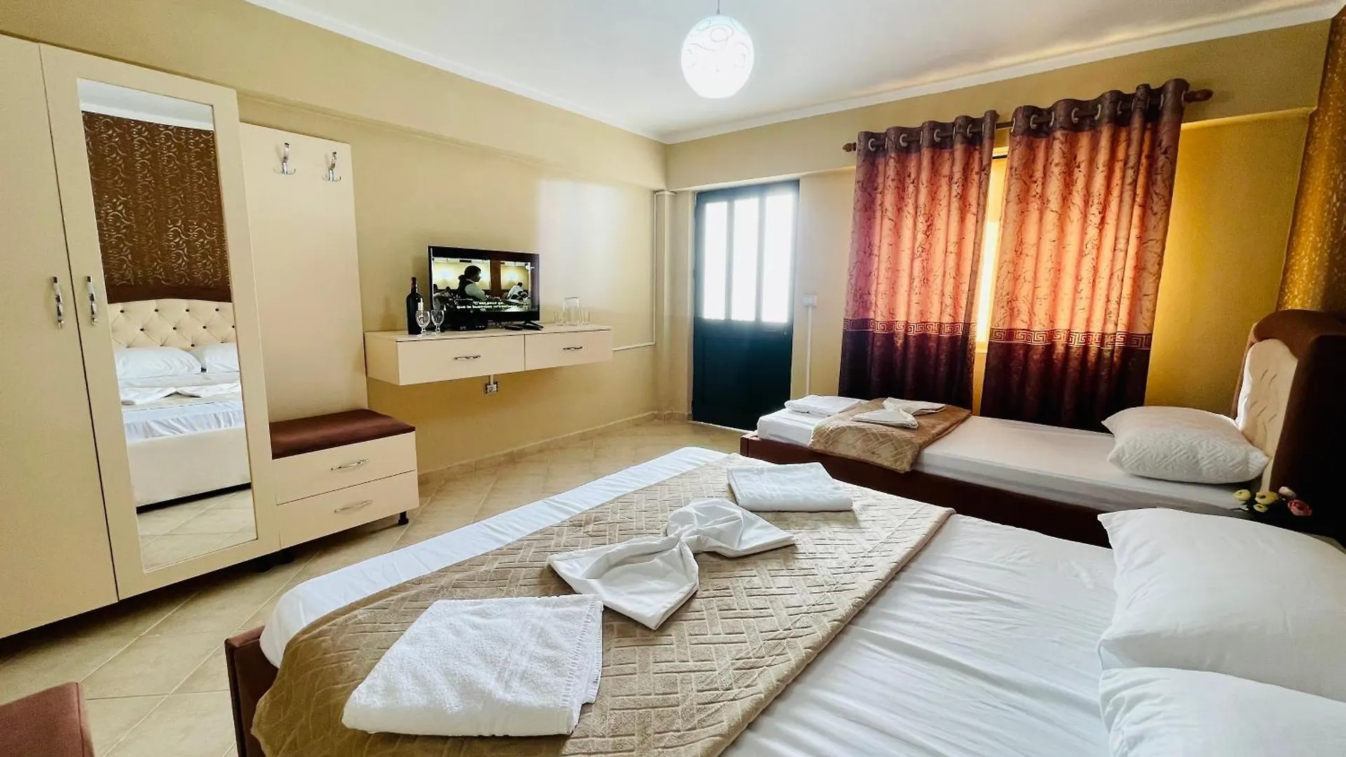 Vila3 Hotel Vlorë